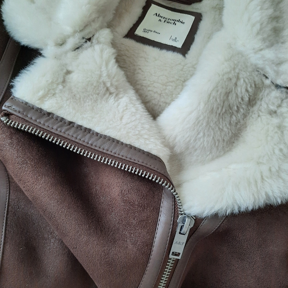 Woman's Abercrombie & Fitch Coat Size S